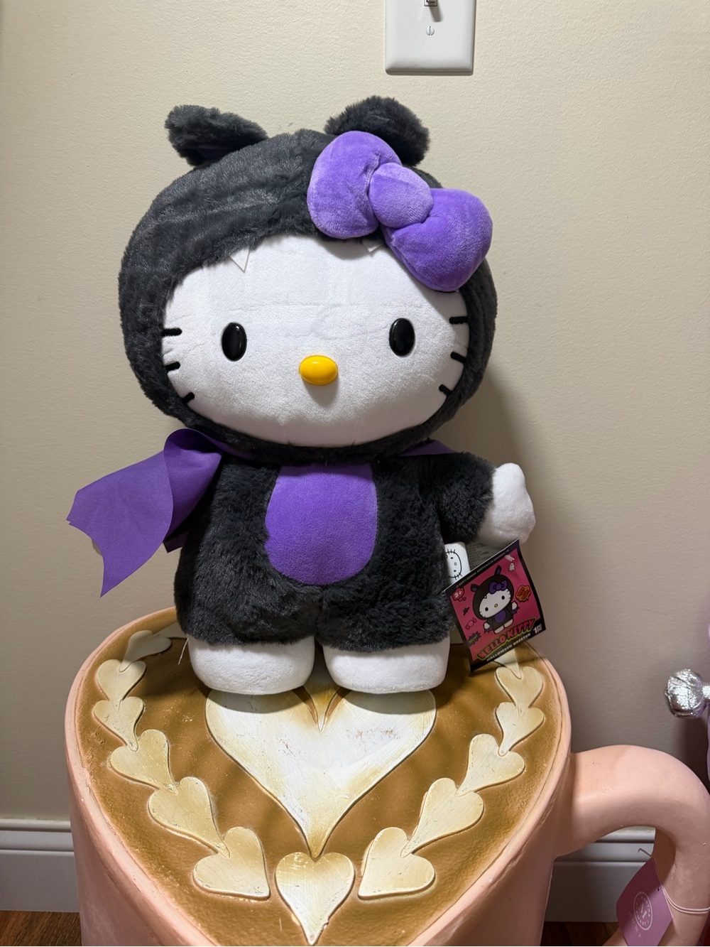 Hello Kitty Halloween Dracula Bat Greeter